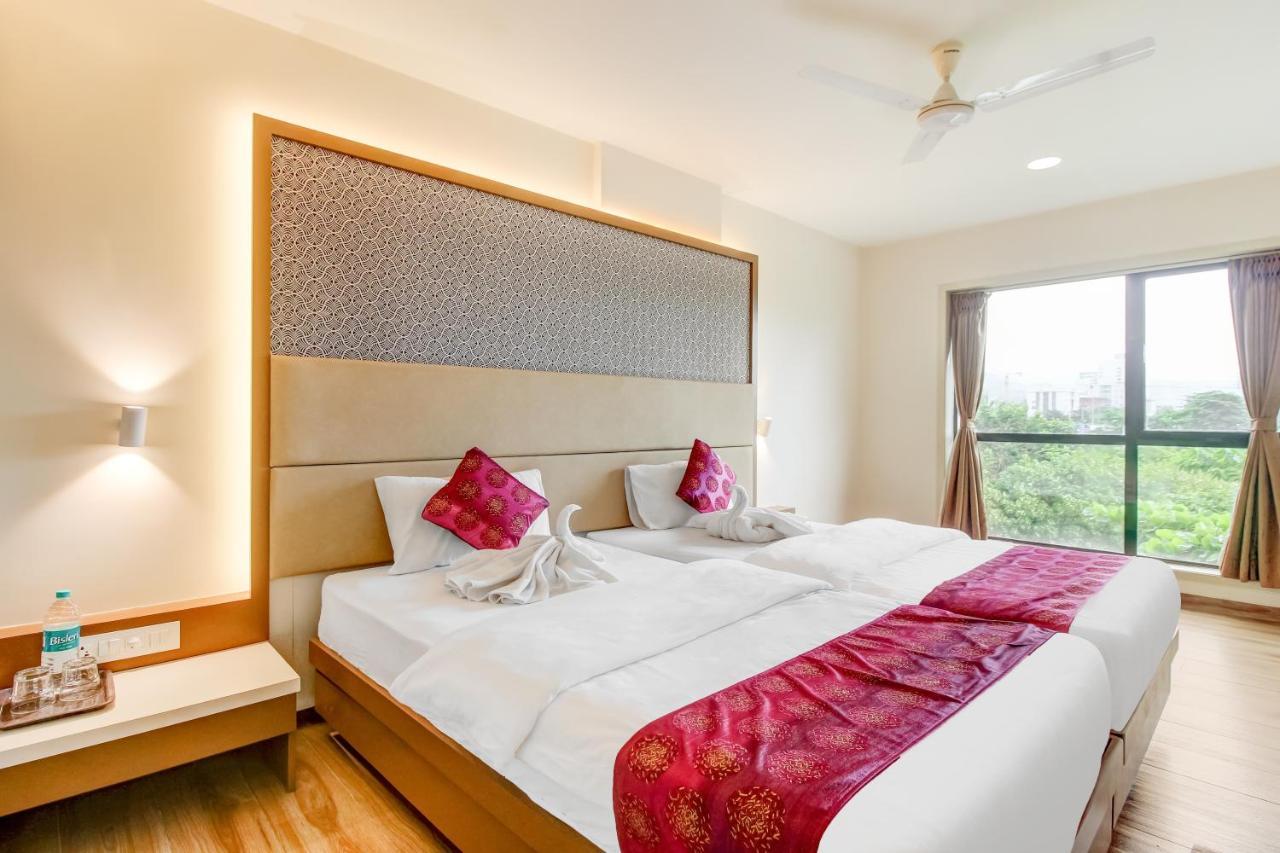 Grand Mookambika Navi Mumbai Exterior foto
