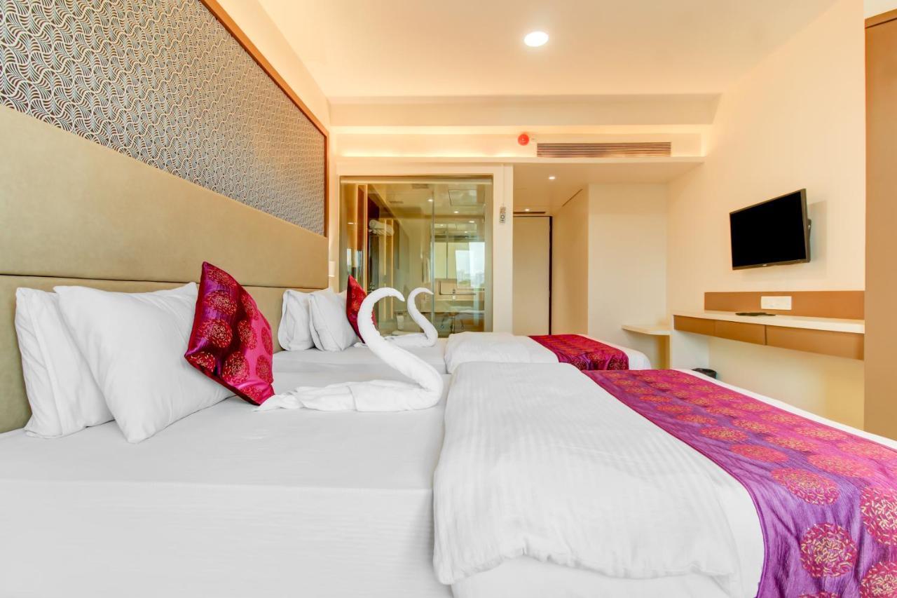 Grand Mookambika Navi Mumbai Exterior foto