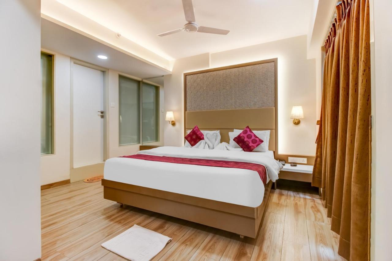 Grand Mookambika Navi Mumbai Exterior foto