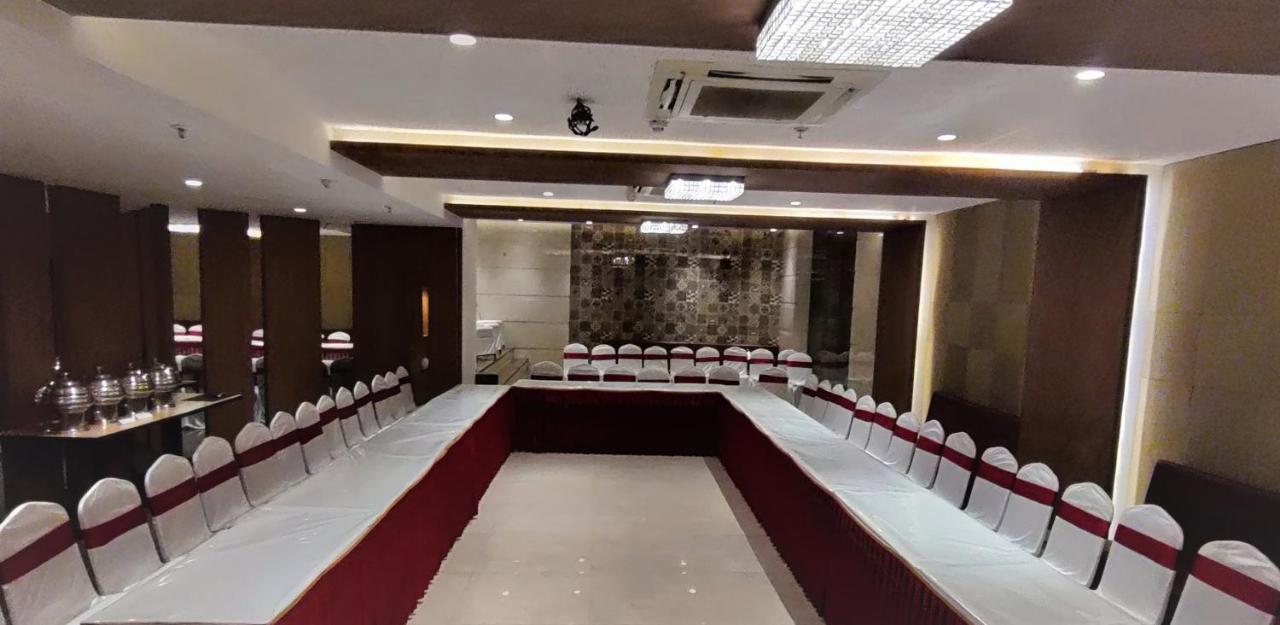 Grand Mookambika Navi Mumbai Exterior foto
