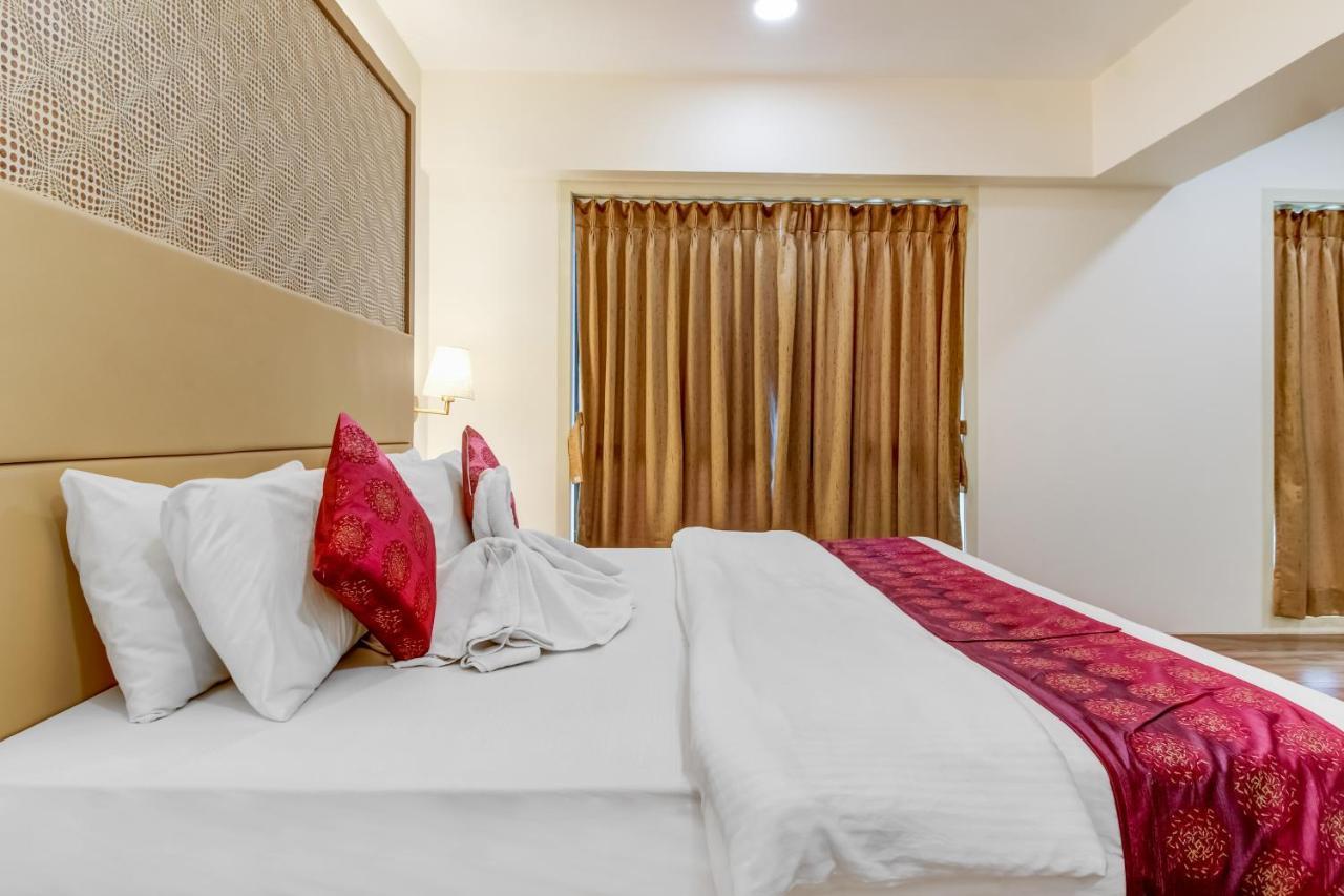 Grand Mookambika Navi Mumbai Exterior foto