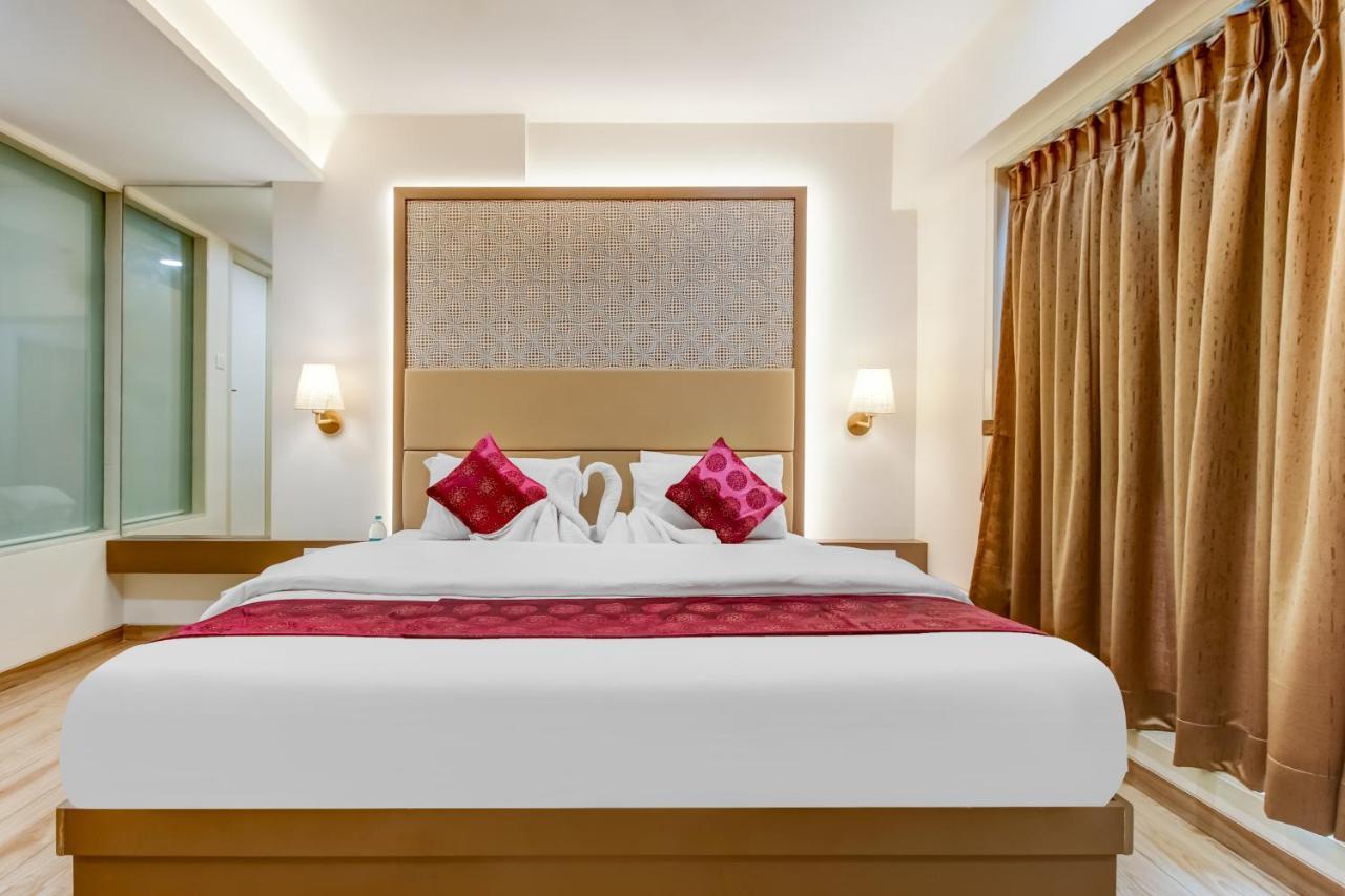 Grand Mookambika Navi Mumbai Exterior foto